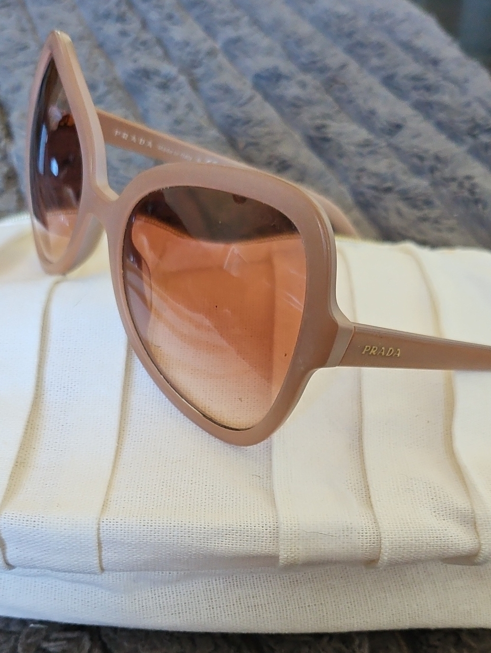 PRADA!! SPR 05S Authintic!! In Soft Pink!!